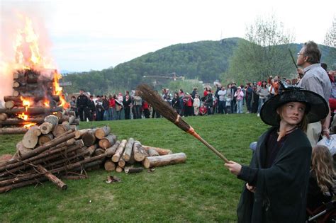 paleni carodejnic tradice